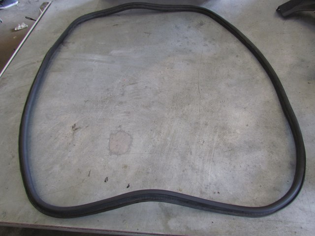 2004 Audi A8L D3 Trunk Seal