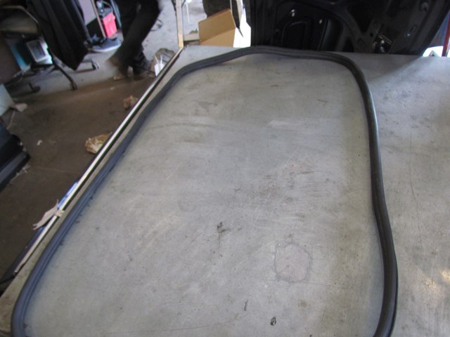 2004 Audi A8L D3 Trunk Seal