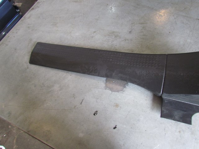 2004 Audi A8L RH Rear Door Sill 4E4 884 808 C- Some scratches