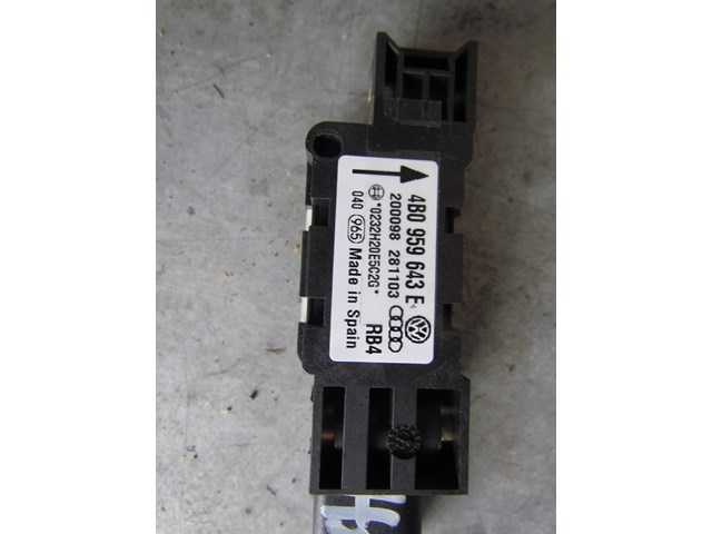 2004 Audi A8L  Impact Sensor  4B0 959 643 E