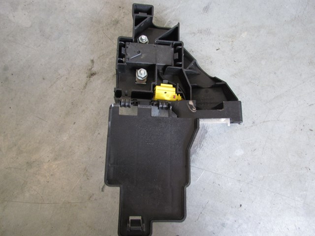 2004 Audi A8L D3 Battery Cable Overload Fuse Bracket 4E0 971 845 F 
