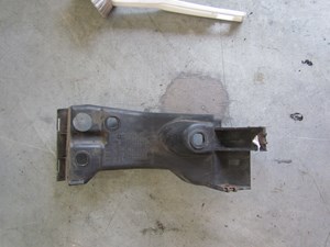 2004 Audi A8L Front RH Side Skirt Mount 4E0 853 922 C