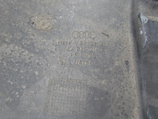 2004 Audi A8L D3 RH Rear Splash Shield 4E4 825 214 B