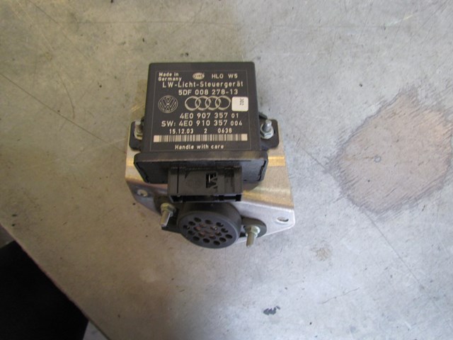 2004 Audi A8L Headlight Control Module w/Bracket 4E0 907 357