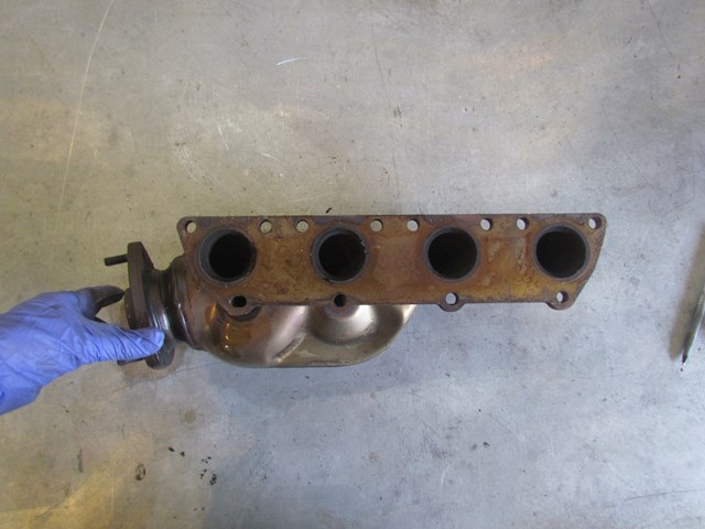 2004 Audi A8L D3 LH Driver Exhaust Manifold 077 253 033 AB