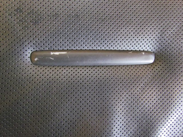 2004 Audi A8L D3 Rear Seat Back & Console- Read Description-Tear