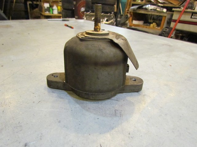 2004 Audi A8L D3 RH Passenger Transmission Mount