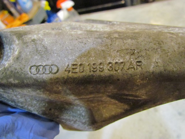 2004 Audi A8L D3 LH Engine Mount  4e0 199 307 AR
