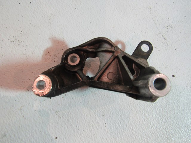 2004 Audi A8L D3 LH Transmission Mount Bracket 4E0 399 113