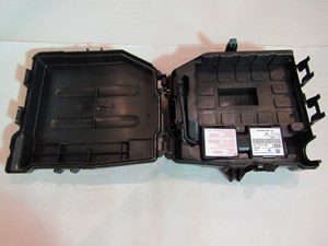 2004 Audi A8L Electronic Back Up Battery & Case 8E0 035 747