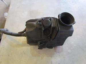 2004 Audi A8L D3 Air Cleaner Box