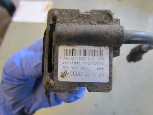 2004 Audi A8L D3 Front RH Acceleration Sensor 3D0 907 651