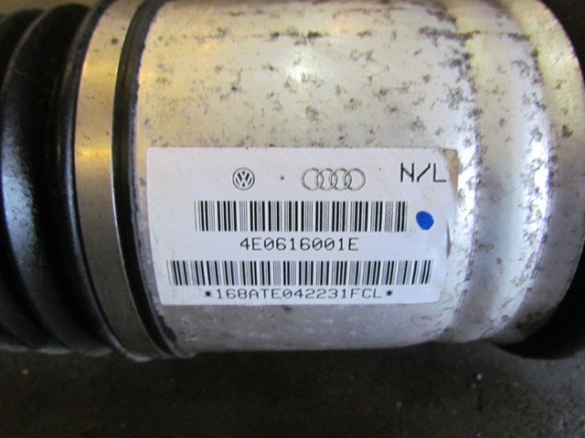 2004 Audi A8L D3 Rear LH Air Strunt-Mouting Bracket BENT