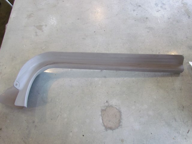 2007 Subaru Forester Front RH Door Sill Trim 94060 SA000