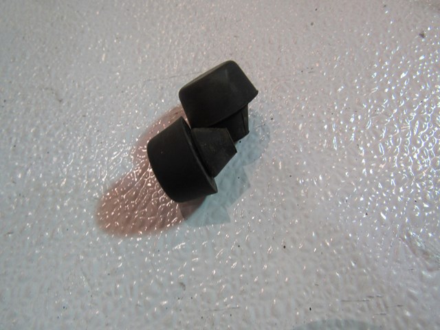 2007 Subaru Forester Hood Bushings