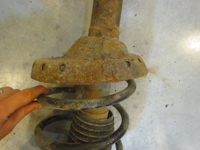 2007 Subaru Forester Front RH Passenger Strut