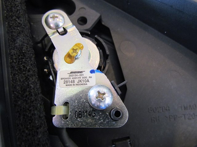 2011 Infiniti M37 Front RH Window Trim, Sail Panel, & Tweeter