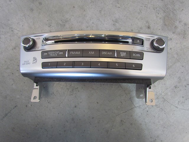 2011 Infiniti M37 Radio CD Sound Control Interface 253911MA0A
