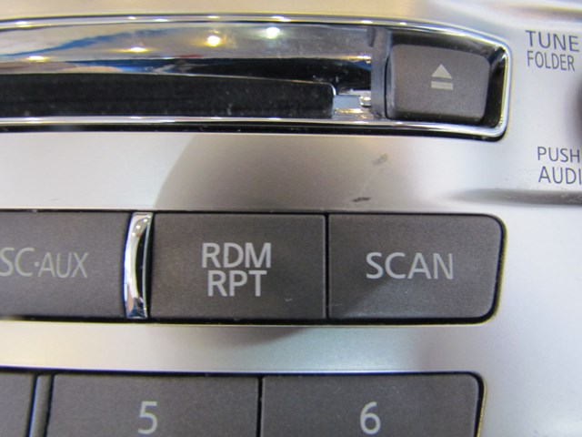 2011 Infiniti M37 Radio CD Sound Control Interface 253911MA0A
