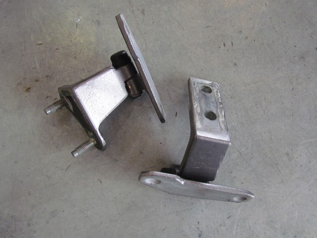 2011 Infiniti M37 LH Driver Rear Door HInge Set