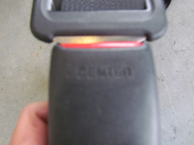 2011 Infiniti M37 Rear Center Seat Belt & Buckle