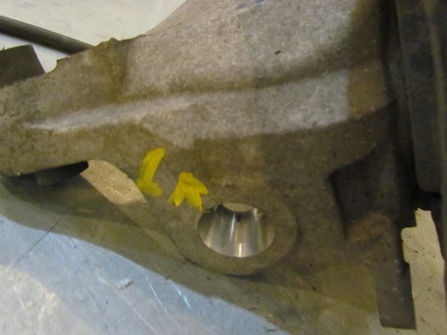 2011 Infiniti M37 Rear LH Driver Spindle