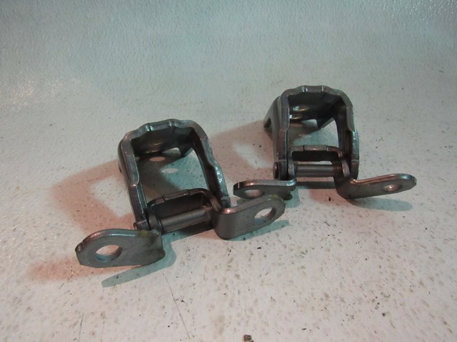 2011 Infiniti M37 Front RH Passenger Door Hinge Set