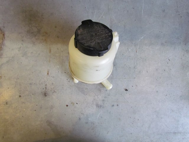 2011 Infiniti M37 Power Steering Fluid Reservoir