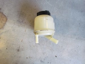 2011 Infiniti M37 Power Steering Fluid Reservoir