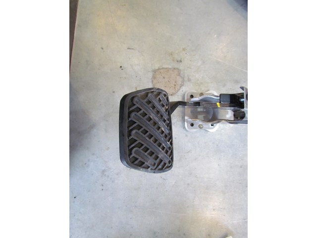 2011 Infiniti M37x Brake Pedal