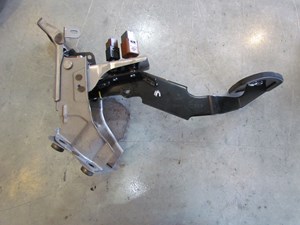 2011 Infiniti M37x Brake Pedal