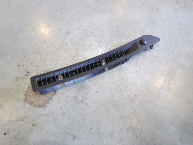 2011 Infiniti M37x Front LH Driver Dash Vent 68748 1MA0A