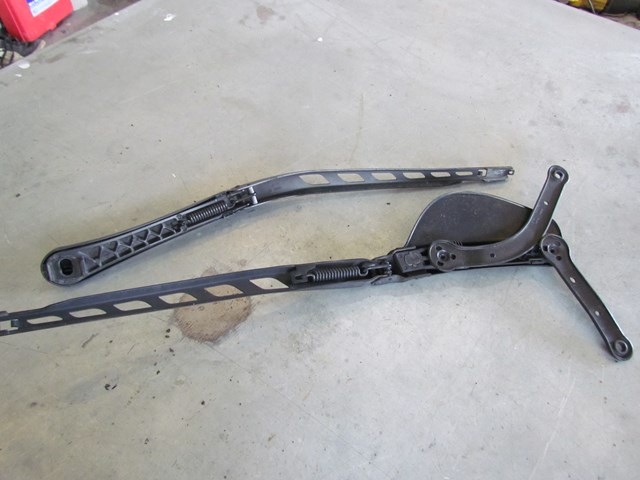 2007 BMW M6 Wiper Arm Set