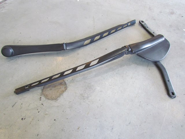 2007 BMW M6 Wiper Arm Set