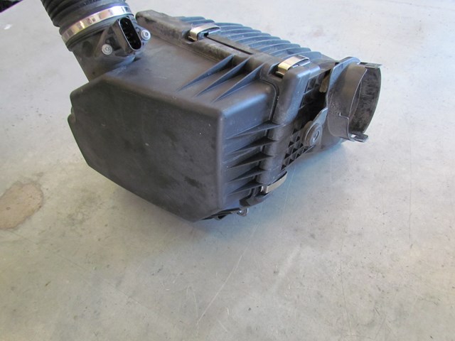 2007 BMW M6 Convertible RH Passenger Air Intake Cleaner Box