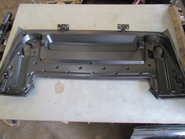 2007 BMW M6 Convertible Soft Top Roof Rear Trunk Cover Panel OEM