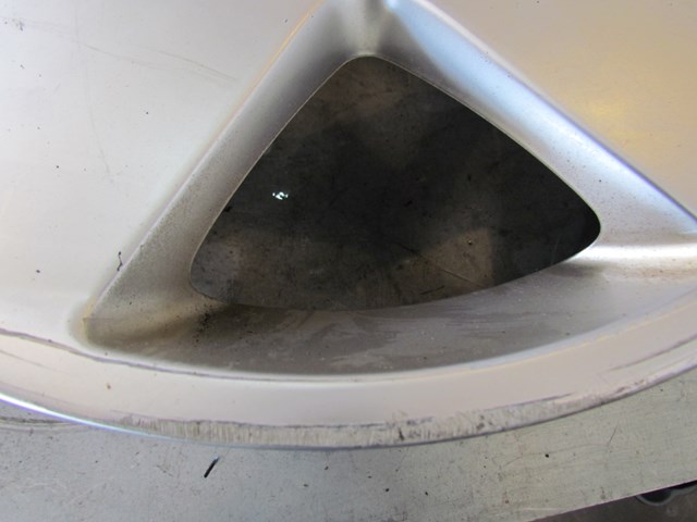 2004 Audi A8 A8L 18 Wheel 18x8.5 Curb Rash