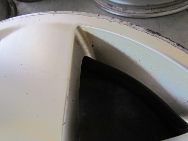 2004 Audi A8 A8L 18 Wheel 18x8.5 Curb Rash