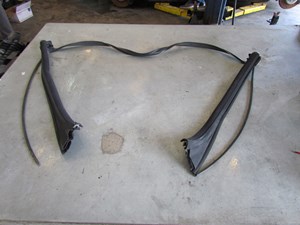 2007 BMW M6 Convertible Windshield Front Door Body Seal Gasket