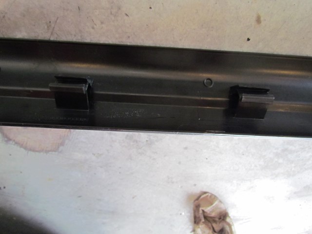 2007 BMW M6 Convertible RH Passenger Door Sill Trim 51427008932