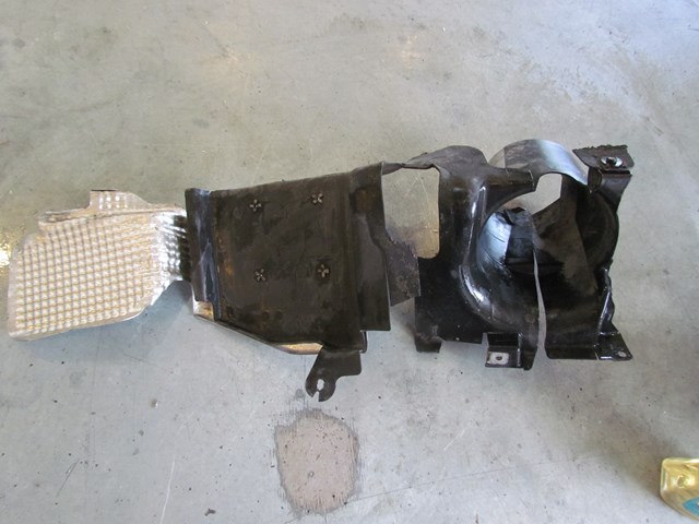 2007 BMW M6 Convertible LH Steering Gear Cover 51717906521  TORN