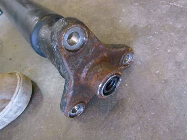 2007 BMW M6 Convertible Rear Driveshaft E63 S85 SMG