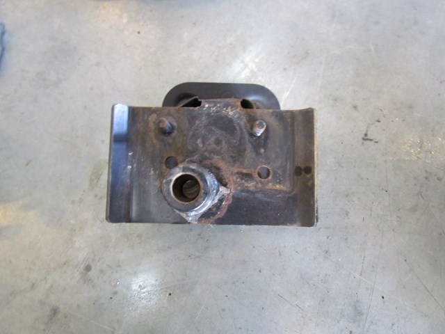 2007 BMW M6 Convertible RH Rear Bumper Reinforcement Bracket