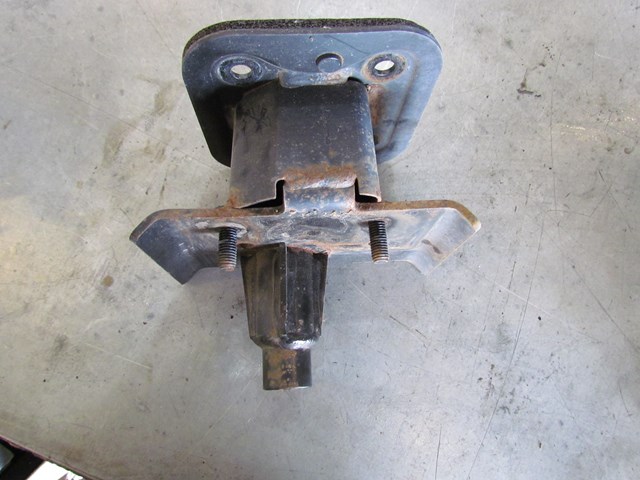 2007 BMW M6 Convertible RH Rear Bumper Reinforcement Bracket