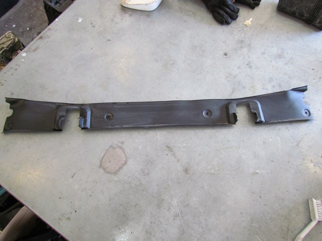2007 BMW M6 Convertible Rear Water Channel Cover 51717124913