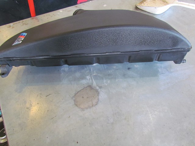 2007 BMW M6 Convertible RH Air Intake Engine Cover Manifold