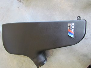 2007 BMW M6 Convertible RH Air Intake Engine Cover Manifold
