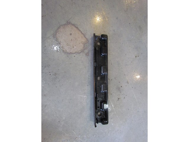 2007 BMW M6 Convertible LH Side Skirt Mount