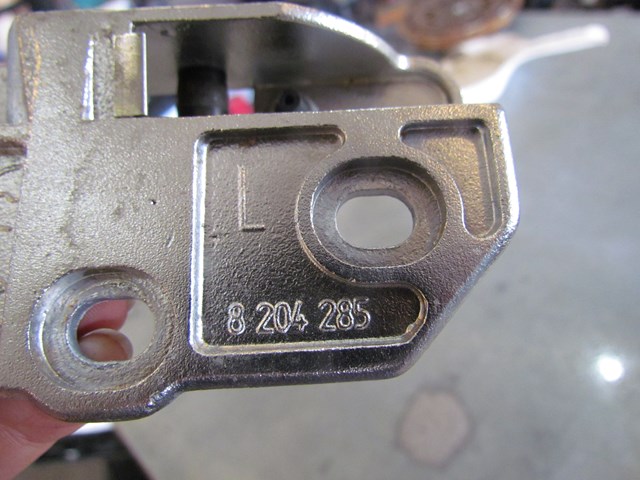 2007 BMW M6 LH Convertible Top Latch 8204285