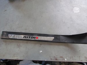2004 Nissan 350Z LH Driver Door Sill Kick Plate. See Discription